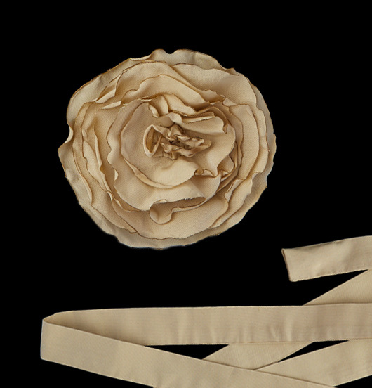 TESSUTO | Visioni ibride | Fiore piccolo BEIGE con nastro