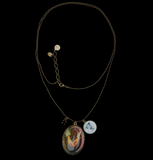 CATENE | Visioni Ibride | Catena con medaglione