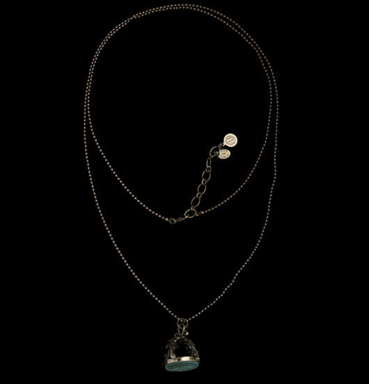 CATENE | Visioni Ibride | Catena con sigillo e cammeo