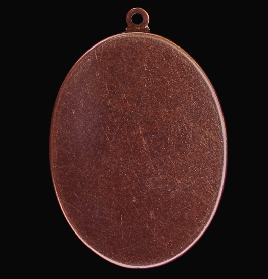 medallion in porcelain for lovers, stay hand in hand with somebody who makes your heart beat, with the delicacy of his touch, he transmits his sensitivity, Valentine's gift, birthday gift, Christmas gift.
