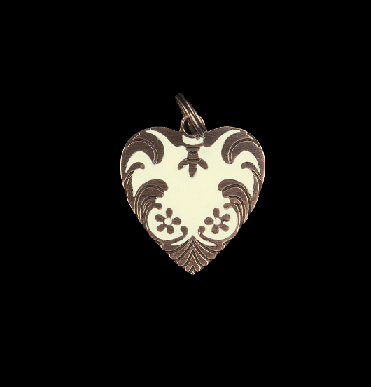 Ciondolo a forma di cuore in rame smaltato bianco. Personalizza il tuo bracciale . Regalo per la mamma,per San Valentino.