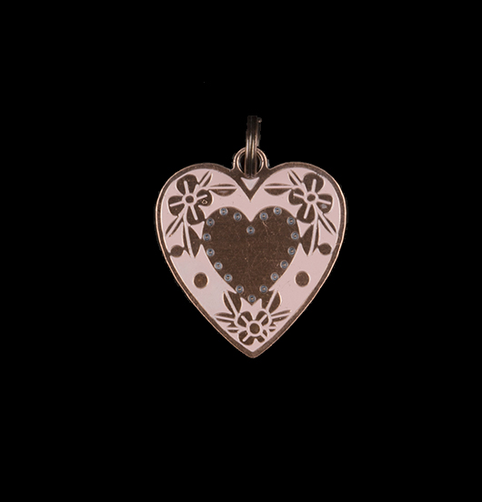 Ciondolo cuore libero in rame con particolari rosa smaltati. Collana personalizzata da regalare all'amica, alla sorella