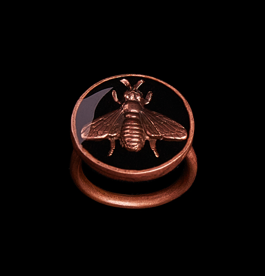 ANELLO APE NERA Madre cristiana Padre pagano